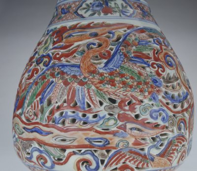 图片[2]-Five-color hollowed-out cloud phoenix vase-China Archive